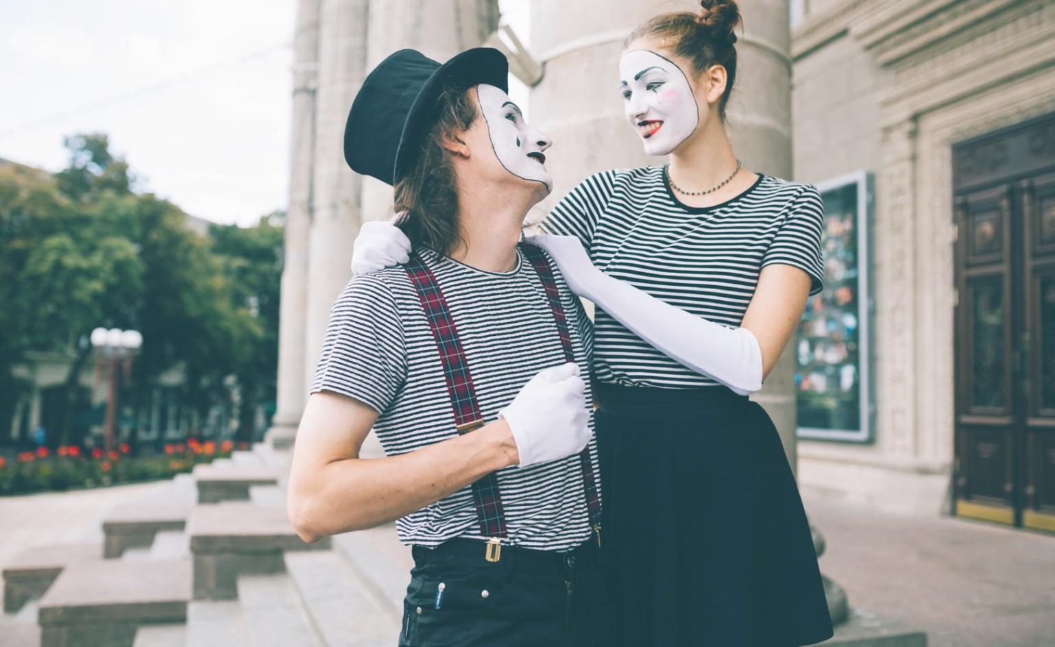 Актор під час емоційної роботи в студії